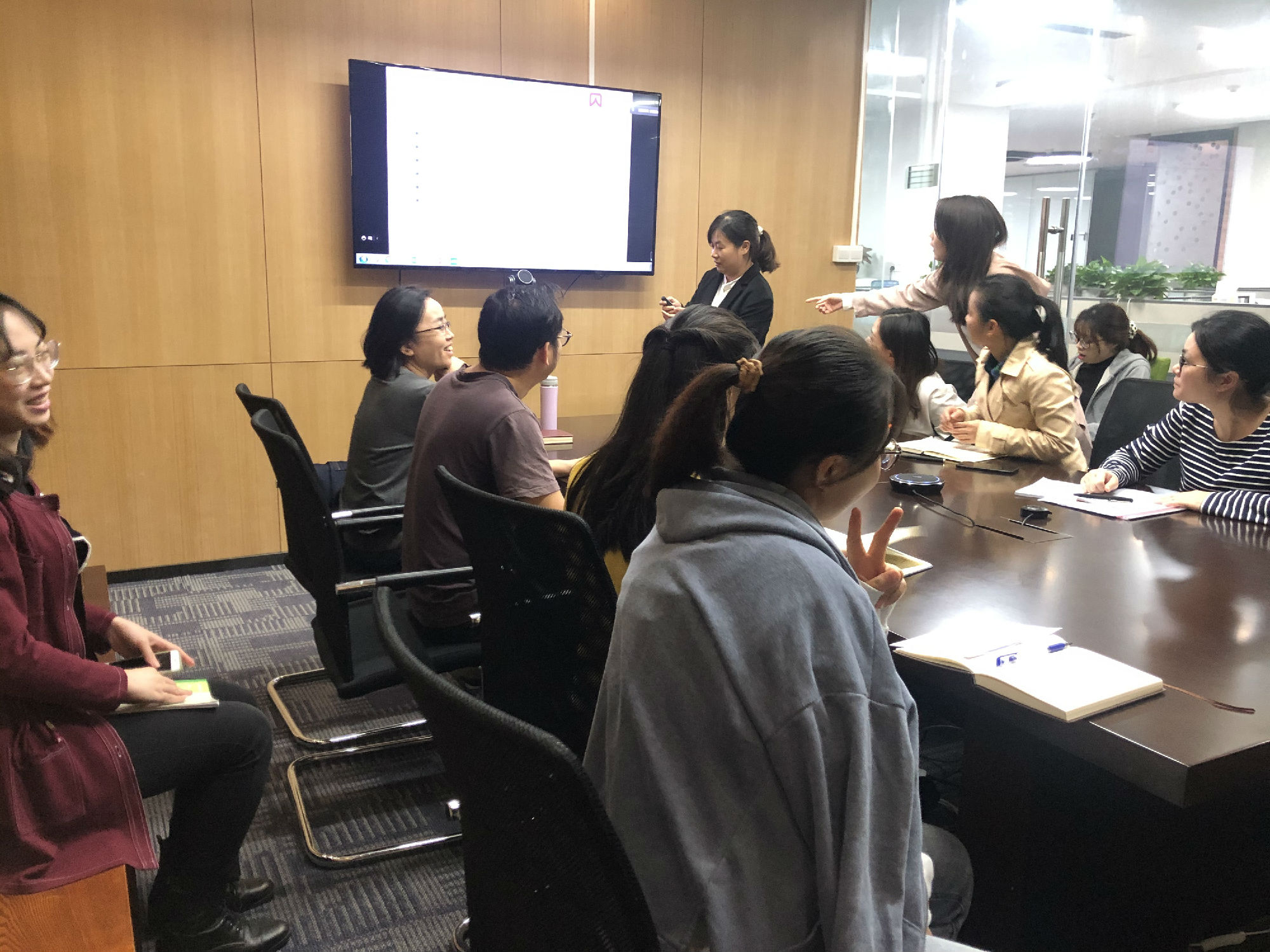 2020年12月11日，質(zhì)量部總監(jiān)李春莉組織培訓(xùn)質(zhì)量風(fēng)險(xiǎn)管理規(guī)程